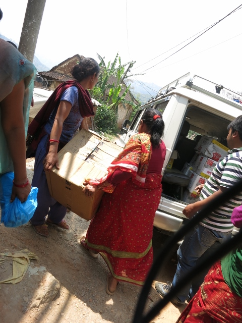 Hinge kits for pregnant women and mothers of newly born babies distributed through FCHVs.jpg